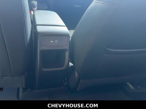 Used 2025 Chevrolet Trax RS w/ Driver Confidence Package FWD image 27