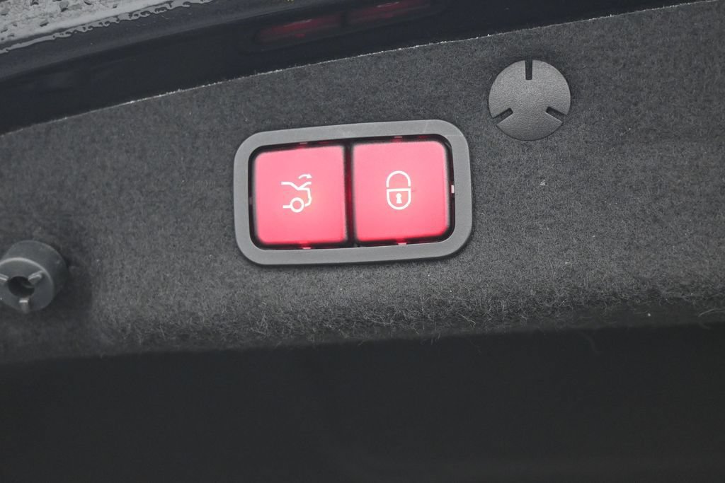 Used 2021 Mercedes-Benz C 300 Sedan image 41