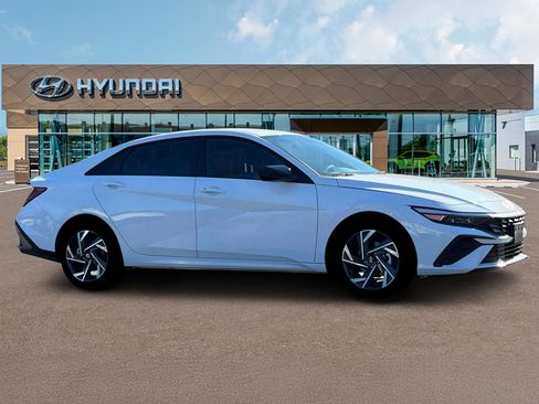 New 2025 Hyundai Elantra Sport w/ Cargo Package image 10
