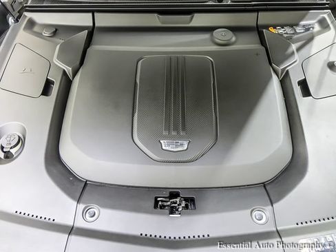 Certified 2024 Cadillac Lyriq Luxury AWD/4WD image 27