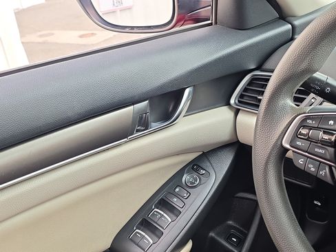 Used 2020 Honda Accord LX image 21