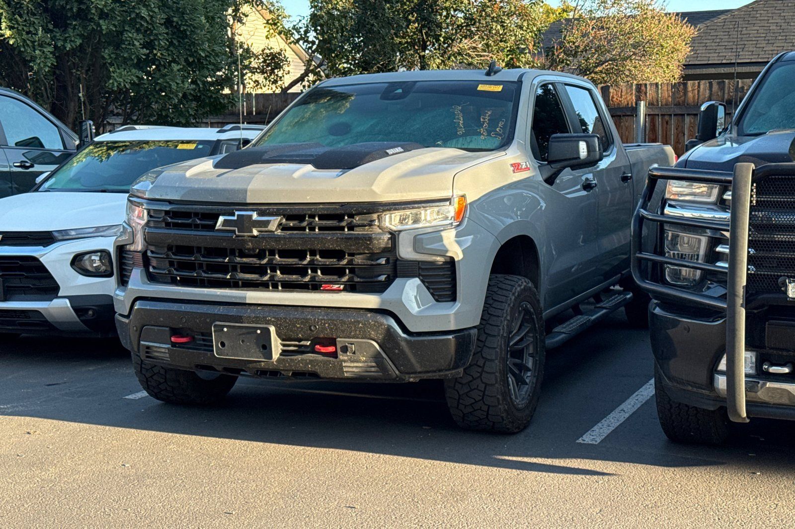 Used 2024 Chevrolet Silverado 1500 LT Trail Boss w/ LT Trail Boss Premium Package AWD/4WD image 2