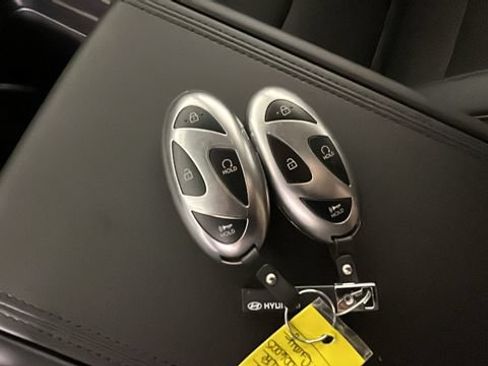 Certified 2024 Hyundai Santa Fe SEL FWD image 21
