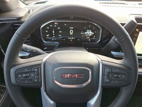 New 2025 GMC Sierra 1500 Elevation image 10