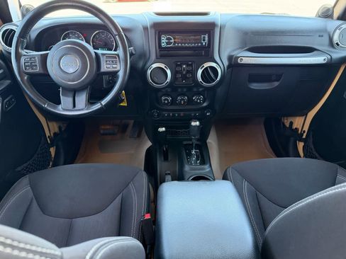 Used 2013 Jeep Wrangler Unlimited Sahara w/ Connectivity Group AWD/4WD image 16