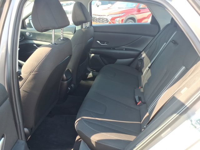 Used 2024 Hyundai Elantra SEL w/ Convenience Package FWD image 12