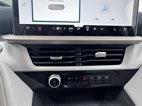 New 2025 Ford Explorer Active w/ Active Comfort Package image 27