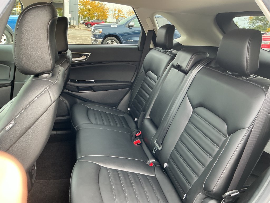Used 2020 Ford Edge SEL w/ Cold Weather Package AWD/4WD image 26