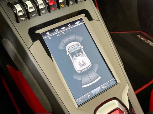 Used 2023 Lamborghini Huracan EVO image 21