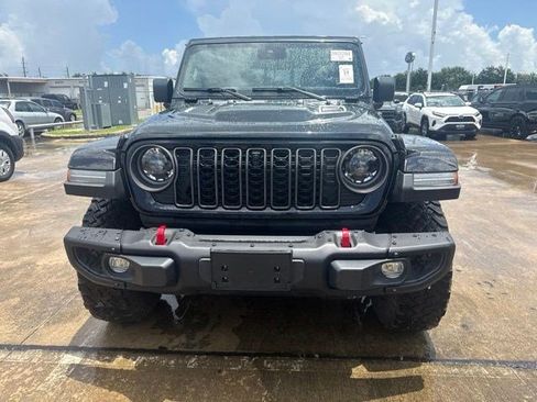 Used 2024 Jeep Gladiator Rubicon AWD/4WD image 2