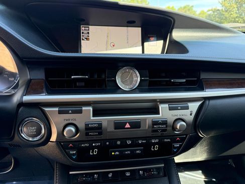 Used 2017 Lexus ES 350 w/ Luxury Package FWD image 20