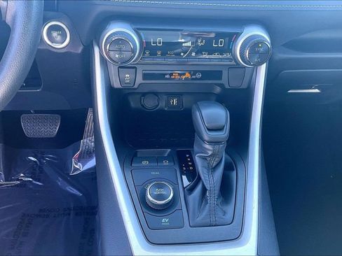 Used 2025 Toyota RAV4 XLE image 15