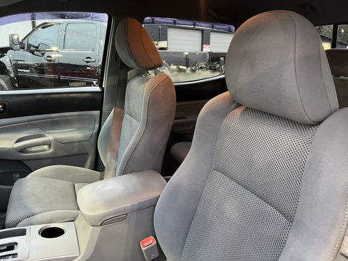 Used 2010 Toyota Tacoma Base image 20