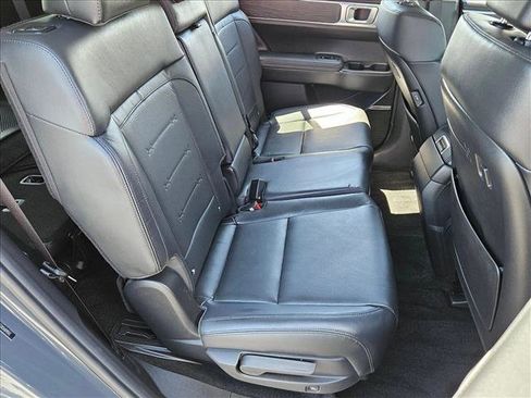 Used 2025 Hyundai Santa Fe Limited FWD image 19