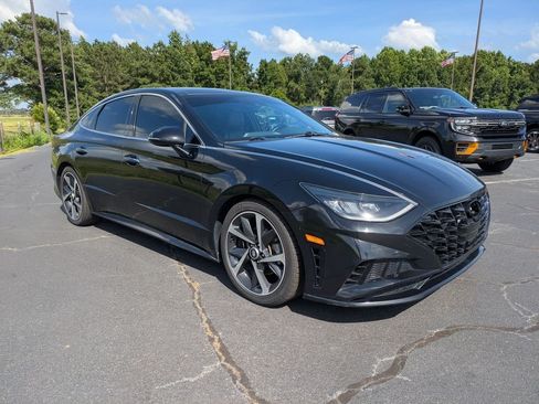 Used 2023 Hyundai Sonata SEL Plus FWD image 2