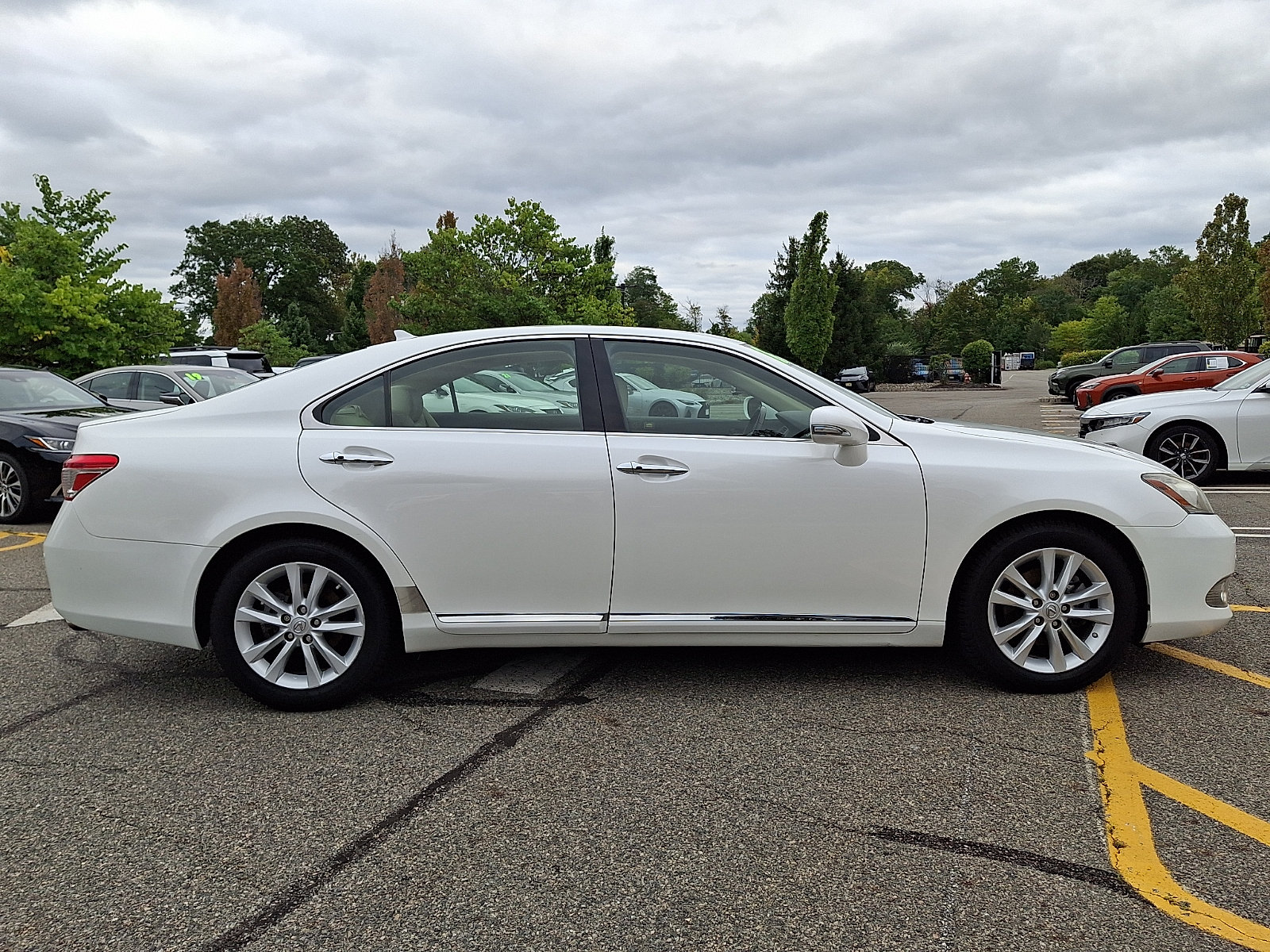 Used 2011 Lexus ES 350 FWD image 7