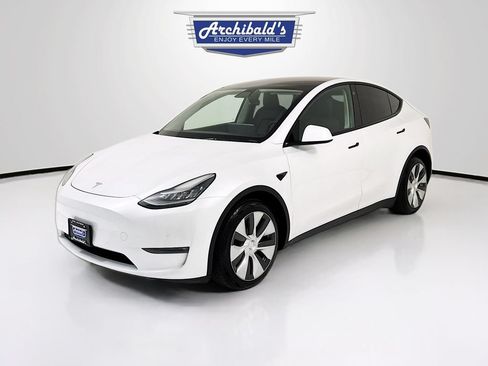 Used 2021 Tesla Model Y Long Range AWD/4WD image 3