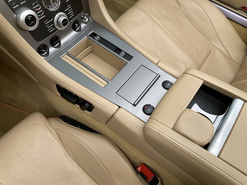 Used 2011 Aston Martin DB9 Volante RWD image 30