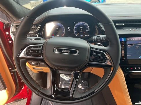 New 2026 Jeep Grand Cherokee Summit image 10