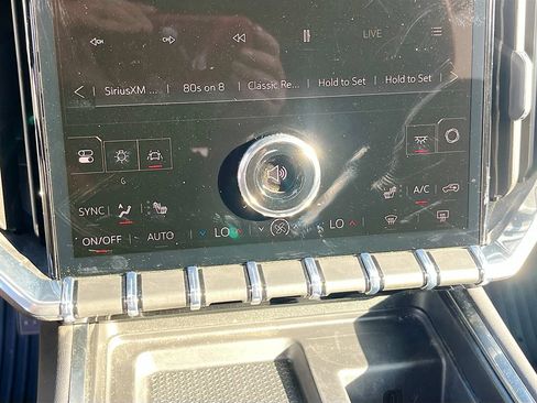 Used 2026 GMC Acadia Elevation w/ Elevation Premium Package AWD/4WD image 16