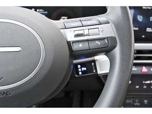 Used 2025 Hyundai Sonata SEL FWD image 16