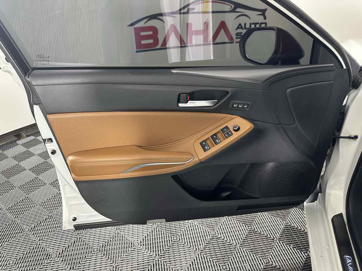 Used 2021 Toyota Avalon Touring w/ Advanced Safety Package FWD image 15