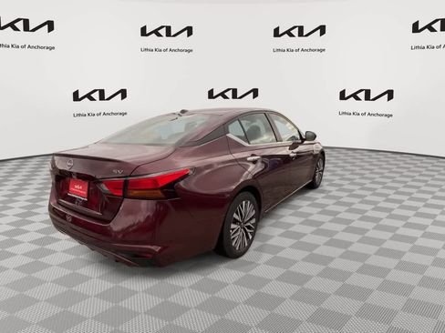 Used 2024 Nissan Altima 2.5 SV w/ SV Premium Package FWD image 8