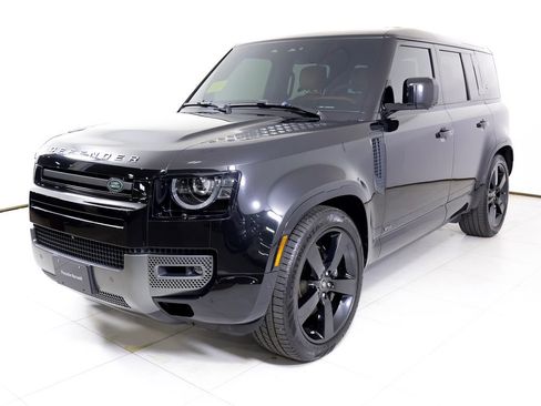 Used 2024 Land Rover Defender 110 V8 AWD/4WD image 1