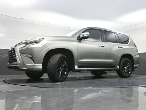 Used 2023 Lexus GX 460 Premium w/ Accessory Package AWD/4WD image 37
