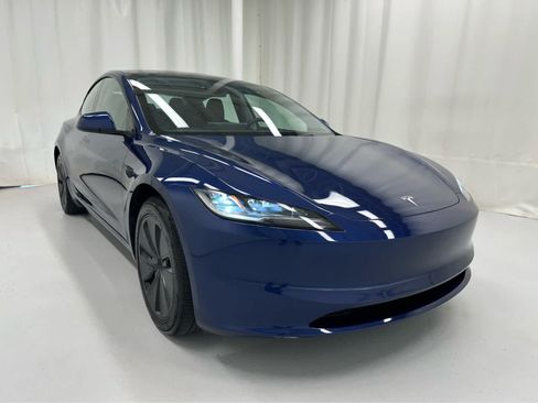 Used 2025 Tesla Model 3 Long Range RWD image 2