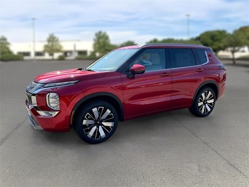 New 2025 Mitsubishi Outlander SEL image 3