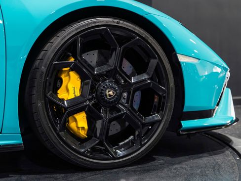 Used 2023 Lamborghini Huracan Tecnica image 20