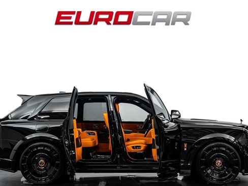 Used 2025 Rolls-Royce Cullinan Black Badge AWD/4WD image 8