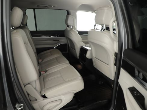 Used 2022 Jeep Wagoneer Series II AWD/4WD image 20