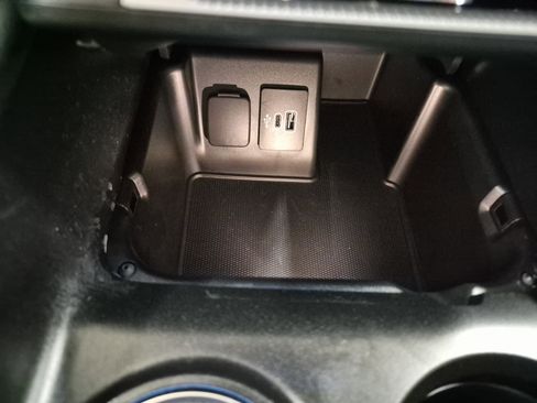 Used 2025 Ford Explorer ST-Line image 32