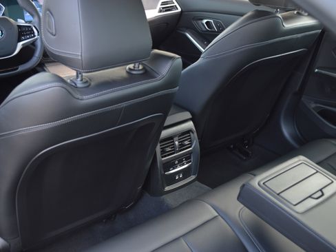 Certified 2025 BMW 330i Sedan RWD image 29