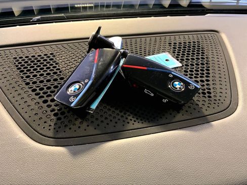 Used 2024 BMW X7 M60i w/ Executive Package image 21