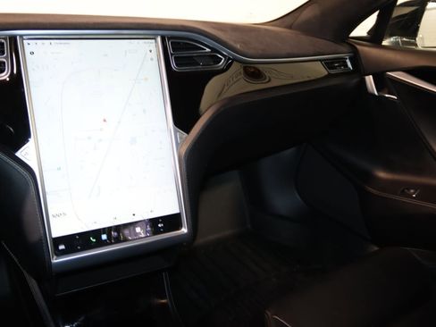 Used 2015 Tesla Model S 70 image 43