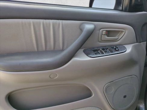Used 2004 Toyota Sequoia Limited image 11