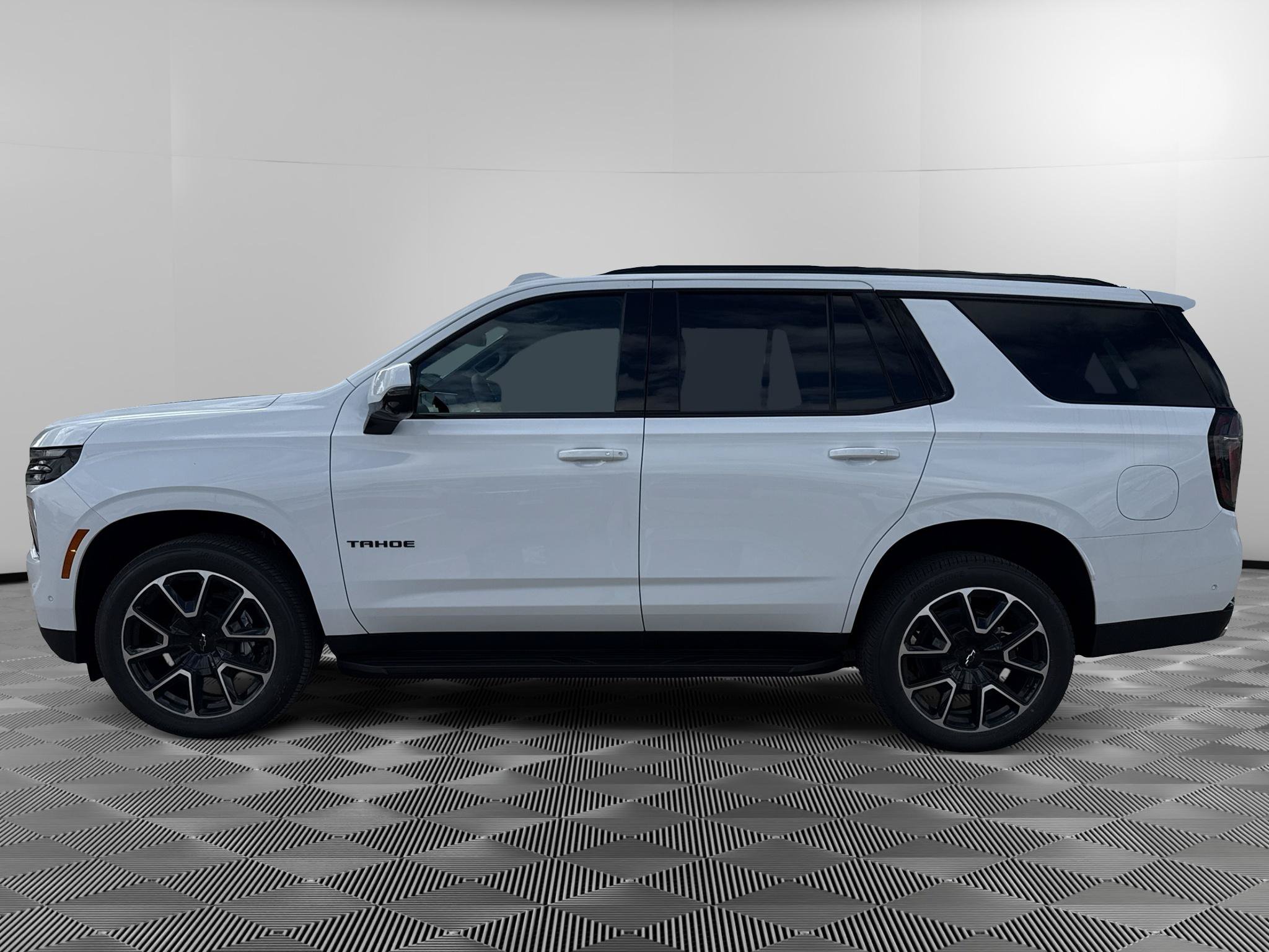 New 2026 Chevrolet Tahoe RST w/ RST Capability Package AWD/4WD image 2