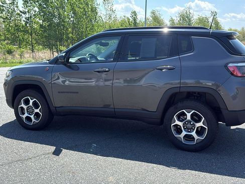 Used 2022 Jeep Compass Trailhawk w/ Trailhawk Convenience Group AWD/4WD image 10
