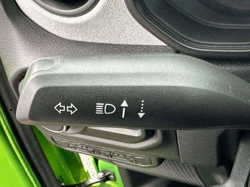 Used 2025 Jeep Wrangler Sport AWD/4WD image 18