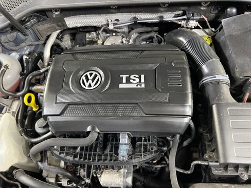 Used 2017 Volkswagen Golf R 4-Door AWD/4WD image 29