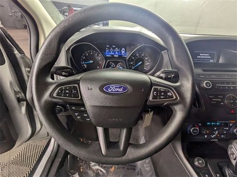 Used 2017 Ford Focus SE image 17