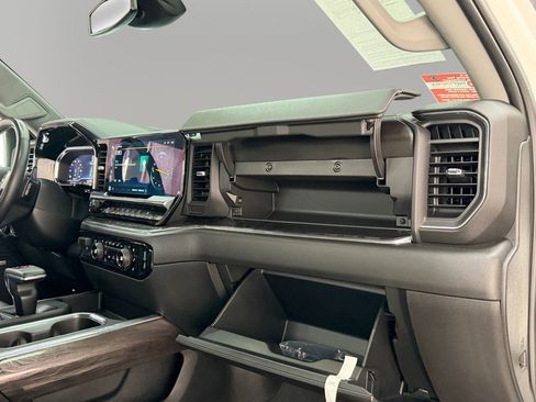 Used 2023 Chevrolet Silverado 1500 LTZ image 25