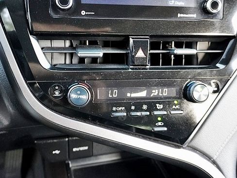 Used 2023 Toyota Camry SE image 26