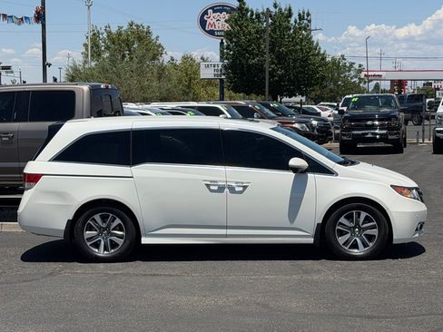 Used 2016 Honda Odyssey Touring Elite image 3