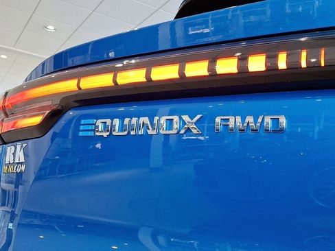 New 2026 Chevrolet Equinox EV LT AWD/4WD image 18