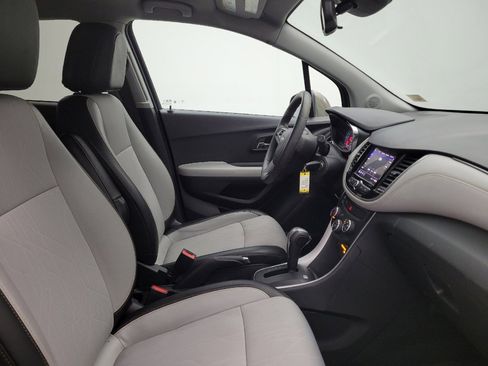 Used 2022 Chevrolet Trax LT AWD/4WD image 21