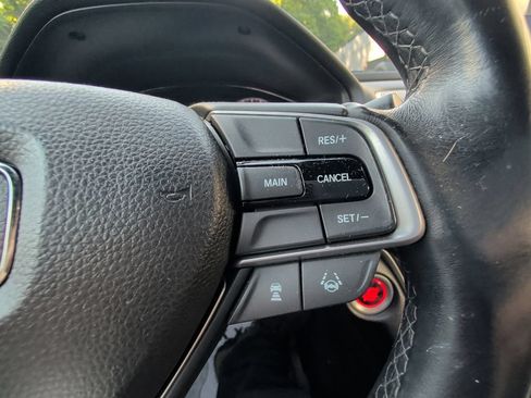 Used 2018 Honda Accord Sport image 19